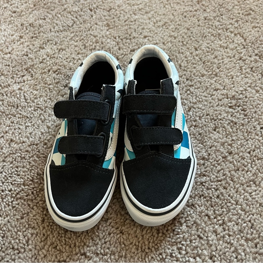 Brand new kids Vans Old Skool V sneakers size 13.0 blue